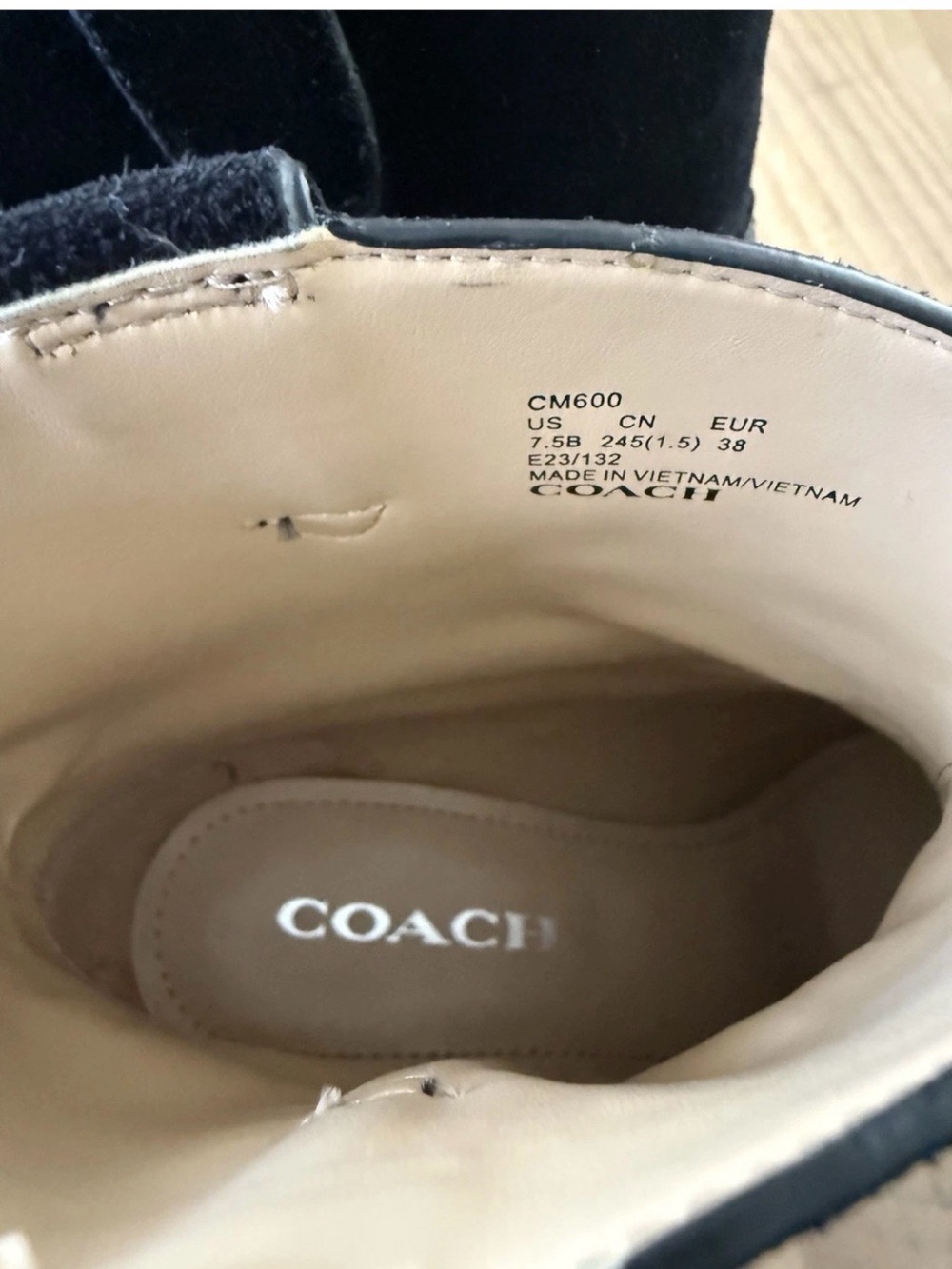 Coach Black Leather & Suede Studded Chelsea Ankle Boots Size 7.5 B - Picture 4 of 6